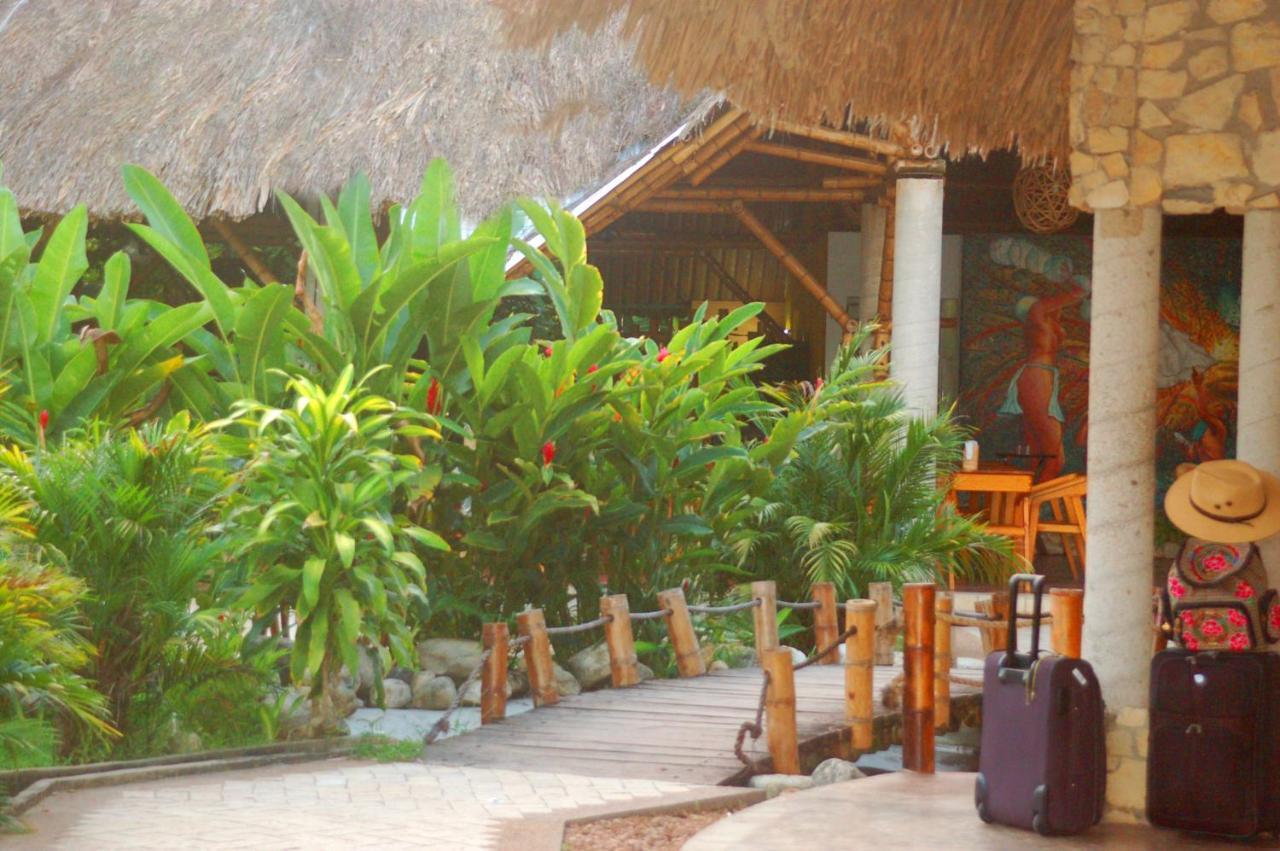 Axkan Palenque, Shows En Vivo & Gastronomia Mar Y Tierra & Travel Agency Esterno foto
